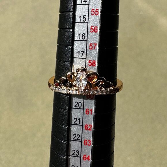 NEW Elegant Rose Gold Plated Dainty Tiara Crown Ring w/ Clear CZ Stones Size 9 - Picture 9 of 12